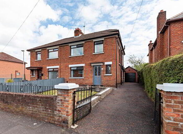 3 Bedroom Semi-Detached House For Sale In Owenvarragh Park, Belfast, BT11