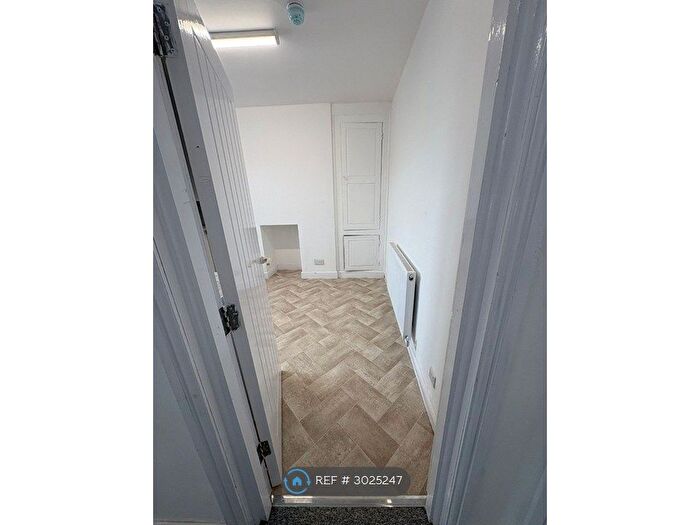 6 Bedroom Maisonette To Rent In Poulton St, Preston, PR4