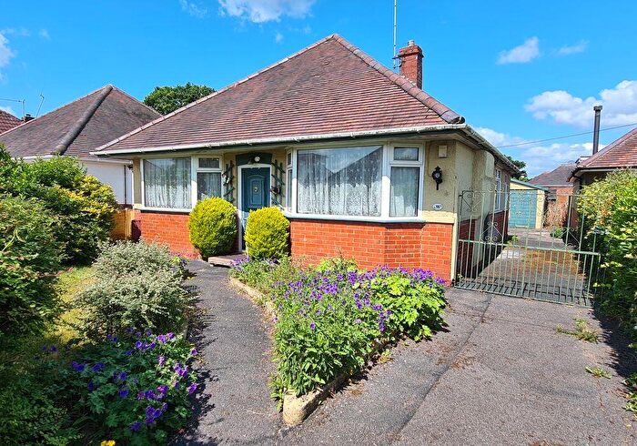 2 Bedroom Detached Bungalow For Sale In Northlands Close, Totton, Southampton, SO40