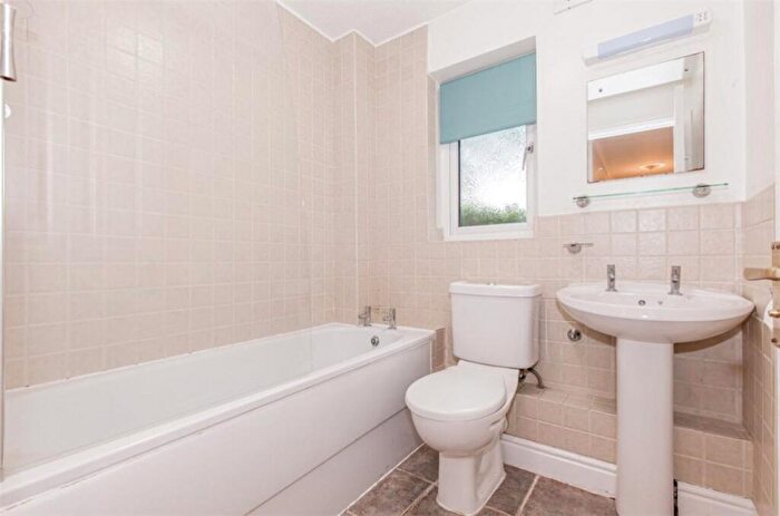 2 Bedroom Apartment To Rent In Sunderland Avenue, Oxford, Oxfordshire, OX2