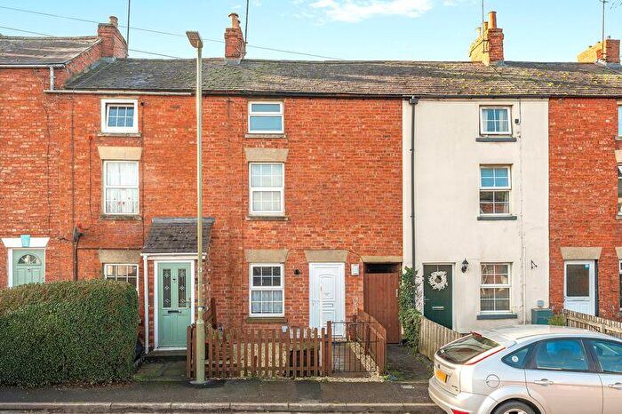 3 Bedroom Terraced House For Sale In East Street, Banbury, OX16