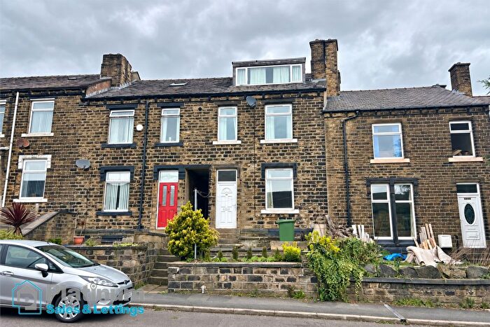 3 Bedroom Terraced House To Rent In Longwood Road, Huddersfield, HD3