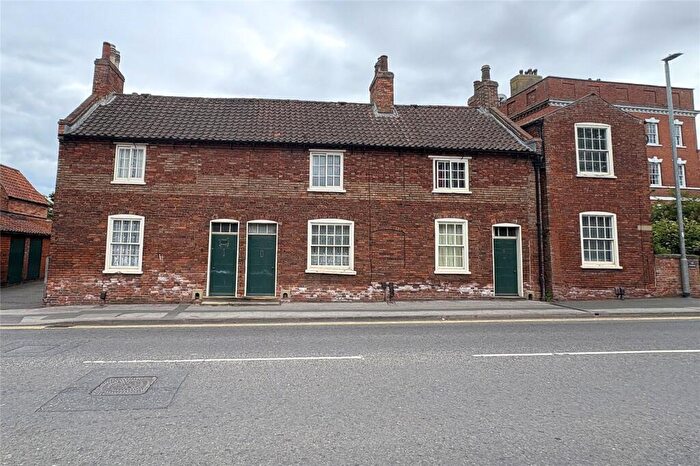 2 Bedroom Terraced House For Sale In Northgate, Newark, Nottinghamshire, NG24