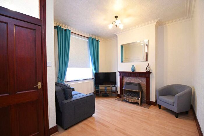 2 Bedroom Terraced House For Sale In Keswick Grove, Salford, M6