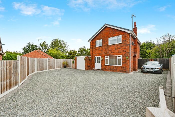 3 Bedroom Detached House For Sale In Greenacres Drive, Uttoxeter, ST14