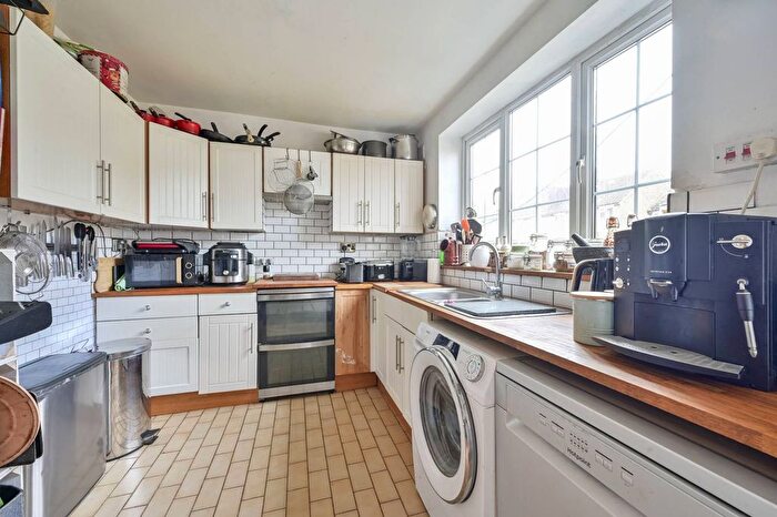 3 Bedroom Terraced House For Sale In Pullman Gardens, Putney, London, SW15