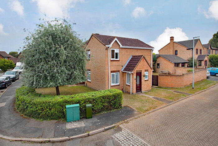 3 Bedroom Detached House For Sale In Malvern Close, Kettering, NN16