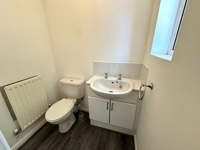 3 Bedroom Bungalow For Sale In Deans Gate, Willenhall, WV13