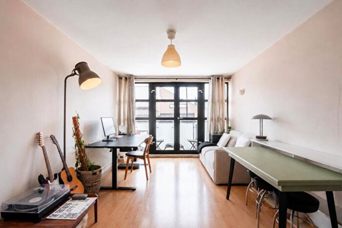 1 Bedroom Apartment For Sale In Florida Street, Bethnal Green, E2