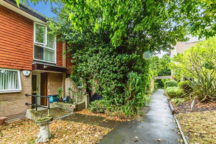 3 Bedroom Terraced House To Rent In Coverdale Gardens, Croydon, CR0