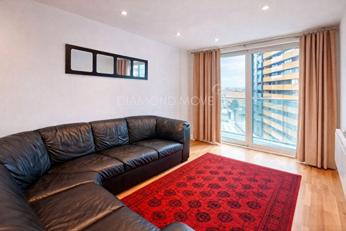 2 Bedroom Flat For Sale In Prince Regent Road, Hounslow, TW3
