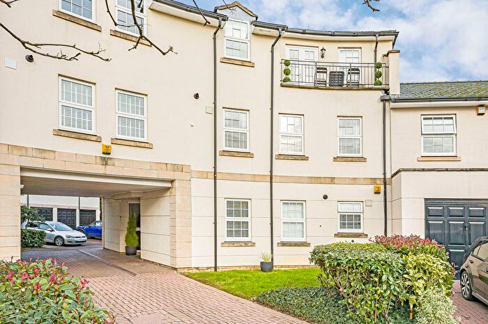 2 Bedroom Flat For Sale In Sandford Park Place, Cheltenham, GL52