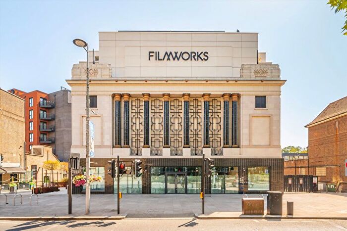 3 Bedroom Flat To Rent In Filmworks Walk, Ealing, W5