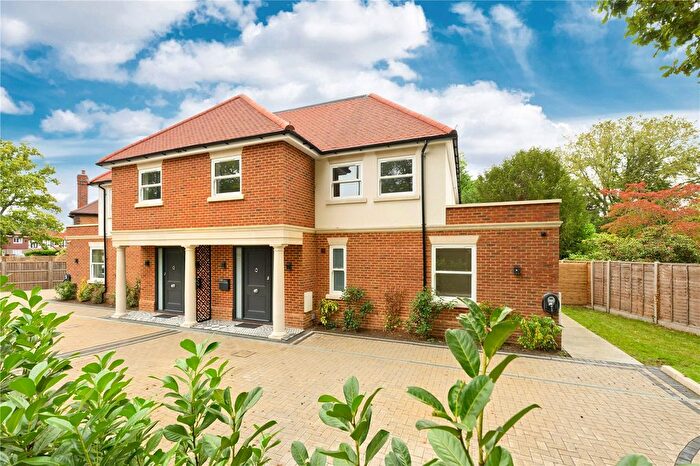 5 Bedroom Semi Detached House For Sale In Queens Road, Hersham, Walton-On-Thames, Surrey, KT12