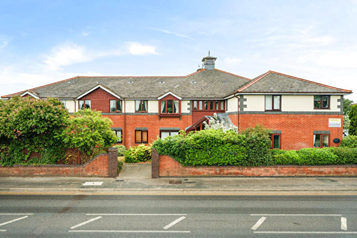 1 Bedroom Apartment For Sale In Reading Road, Pangbourne, Reading, Berkshire, RG8