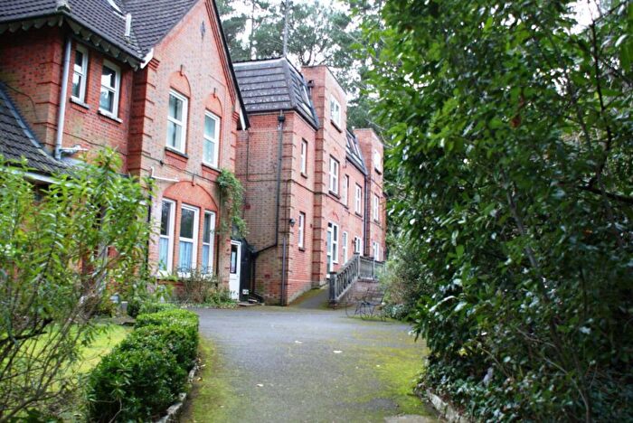 Flat To Rent In Braidley Road, Bournemouth, BH2