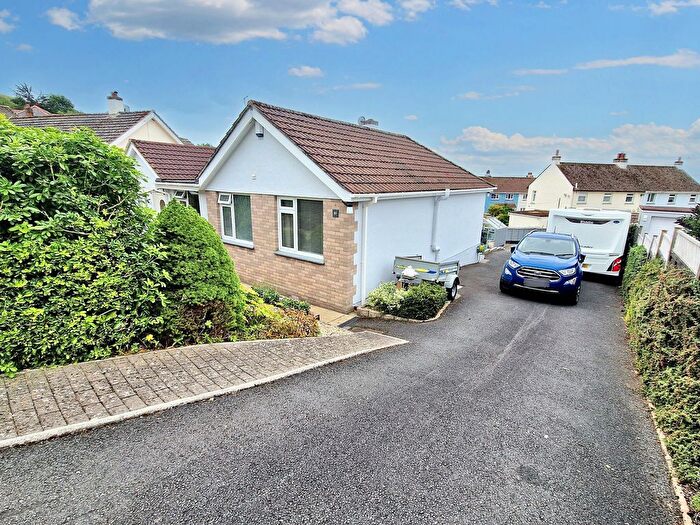 4 Bedroom Bungalow For Sale In Grandison Avenue, Bishopsteignton, TQ14