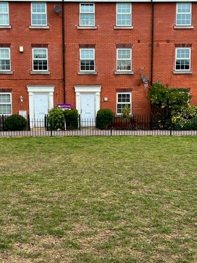 6 Bedroom Terraced House To Rent In Horsa Gardens, Hatfield, AL10