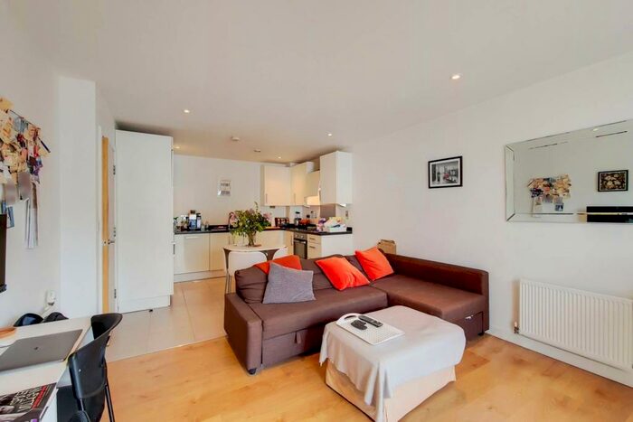 1 Bedroom Flat To Rent In Talbot Close, Mitcham, CR4