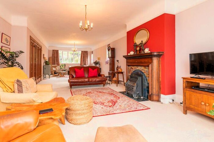 5 Bedroom Detached House For Sale In Nunwell Street, Sandown, PO36