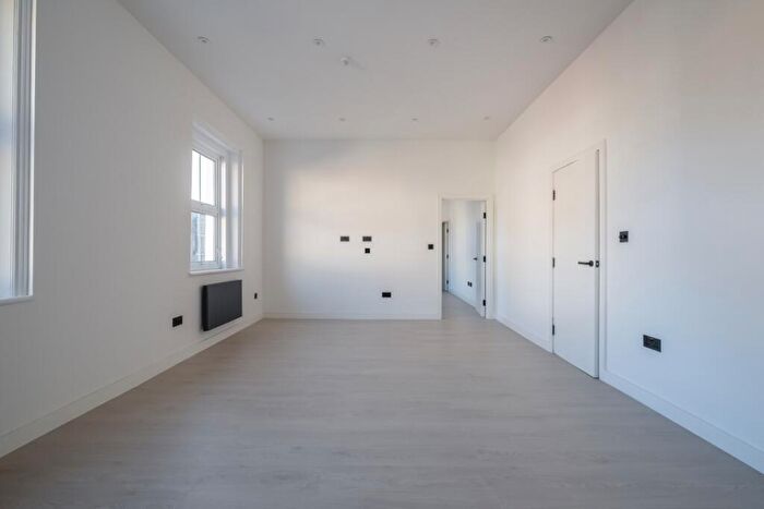 1 Bedroom Flat To Rent In Surbiton Road Kingston Upon Thames, KT1