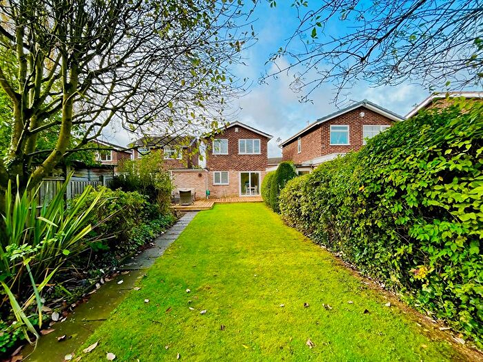 3 Bedroom Property To Rent In Lincoln Close, Lichfield, WS13