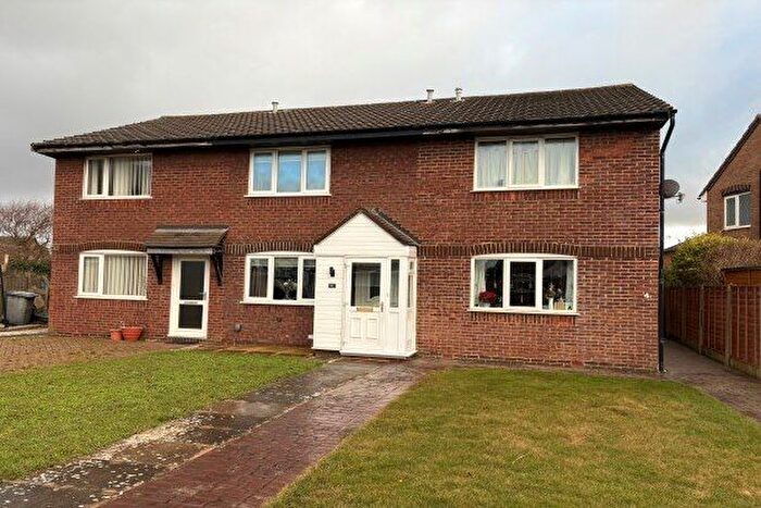 2 Bedroom Mews To Rent In Raleigh Close, Lytham St. Annes, FY8