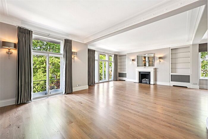 4 Bedroom Flat To Rent In Campden Hill Court, Campden Hill Road, London, W8