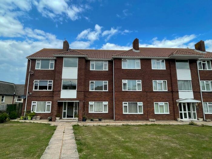 2 Bedroom Flat To Rent In Bedfordwell Road, Eastbourne, BN22