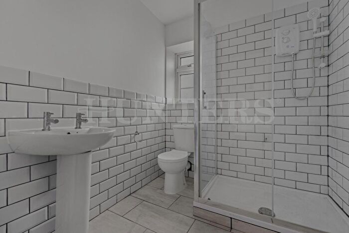 Studio To Rent In Acton Lane, London, NW10