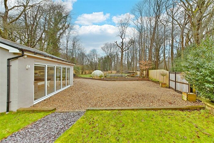 3 Bedroom Semi-detached House For Sale In Harvel Road, Meopham, Kent, DA13