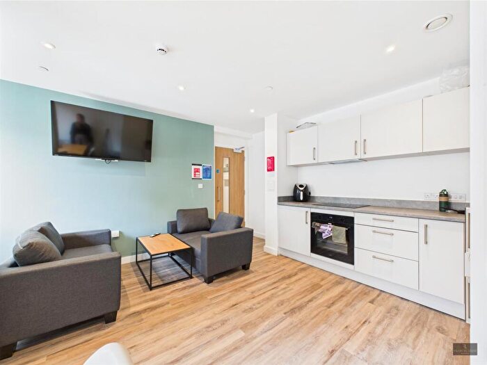 3 Bedroom Flat To Rent In New North Road, Exeter, EX4