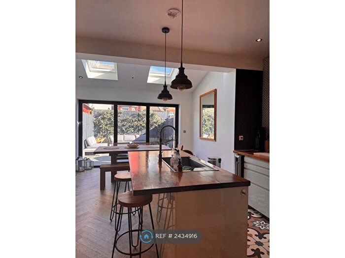 4 Bedroom Terraced House To Rent In Dunbar Road, London, N22