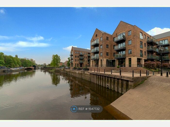 2 Bedroom Flat To Rent In Lion Court, Isleworth, TW7