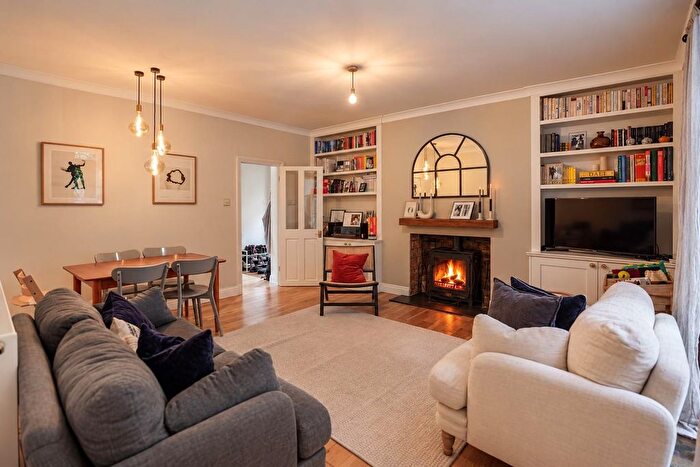 2 Bedroom Flat For Sale In Cintra Park, Crystal Palace, London, SE19