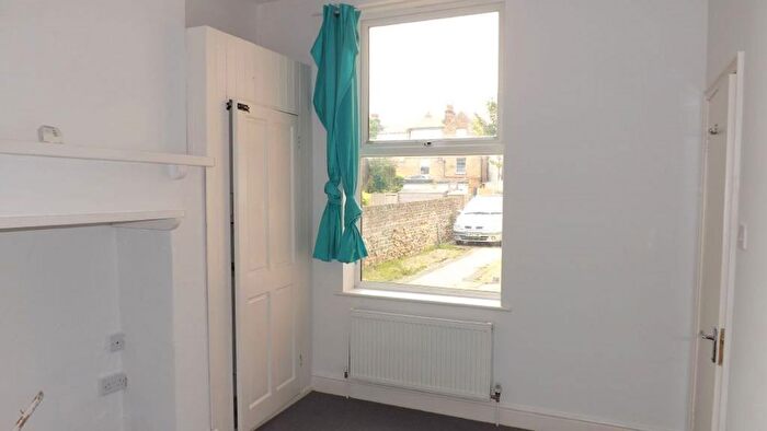 2 Bedroom Flat To Rent In Granville Road, Broadstairs, CT10