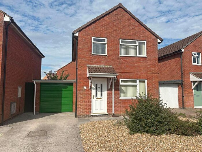 3 Bedroom Detached House To Rent In Blackbird Way, Frome, BA11