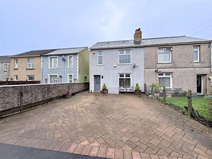 3 Bedroom Semi-Detached House For Sale In Trewaun, Hirwaun, Aberdare, CF44