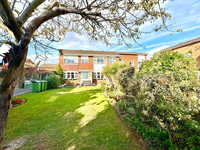 3 Bedroom Terraced House For Sale In Mark Close, Bexleyheath, DA7