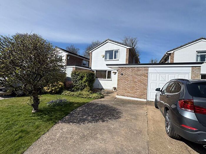 3 Bedroom Semi-Detached House For Sale In Wooburn Manor Park - No Chain, HP10