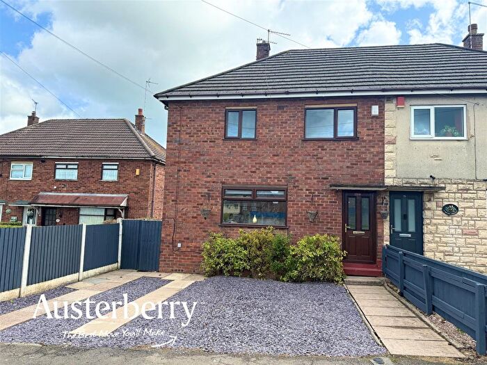 3 Bedroom Semi-Detached House For Sale In Tawney Crescent, Stoke-On-Trent, ST3