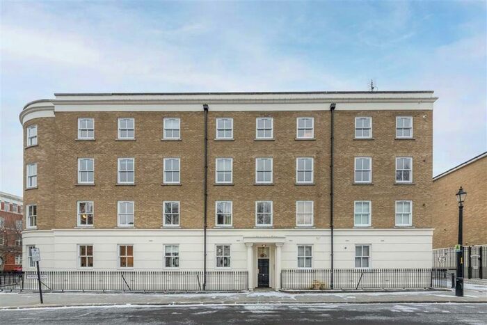 3 Bedroom Flat To Rent In Falmouth Road, London, SE1