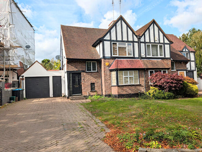 1 Bedroom Maisonette To Rent In Lancaster Avenue, Hadley Wood, EN4