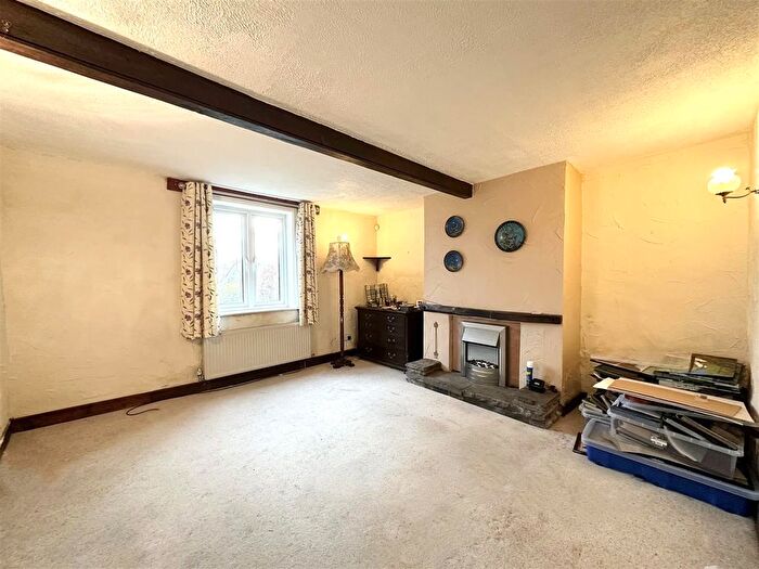 2 Bedroom Cottage For Sale In Longmeanygate, Midge Hall, Leyland, PR26