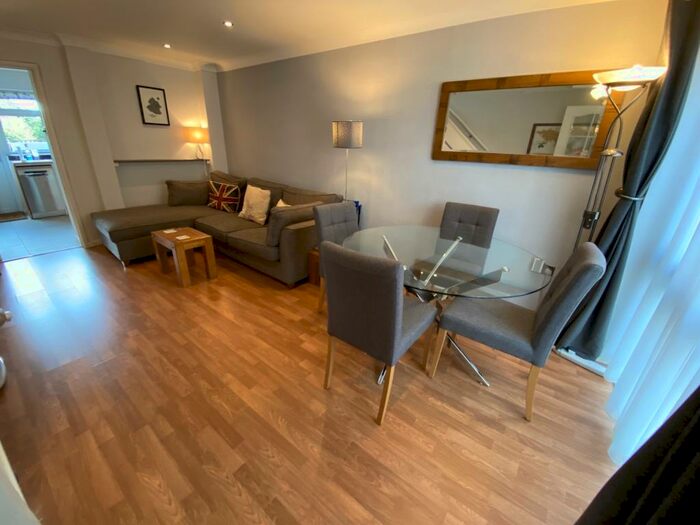 2 Bedroom House To Rent In Elizabeth Court, St. Albans, AL4