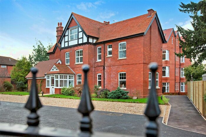 2 Bedroom Flat To Rent In Elwyn Road, Exmouth, EX8