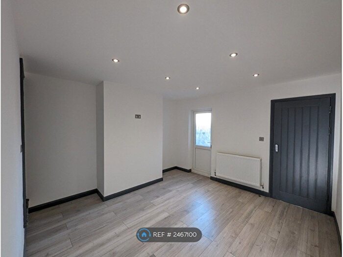 3 Bedroom Terraced House To Rent In Castle Street, Chesterton, Newcastle-Under-Lyme, ST5