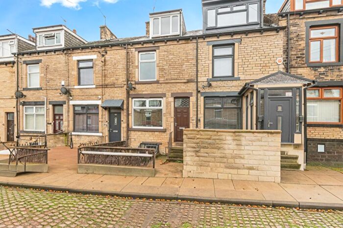 4 Bedroom Terraced House For Sale In Cumberland Road, Bradford, BD7