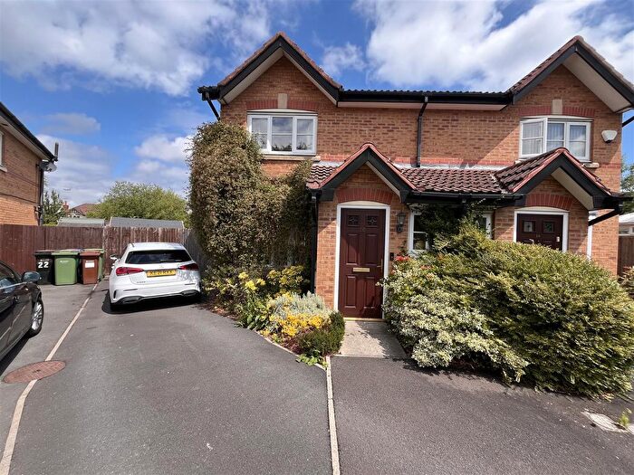 3 Bedroom Semi-Detached House For Sale In Abbeydale Close, Cheadle Hulme, Cheadle, SK8