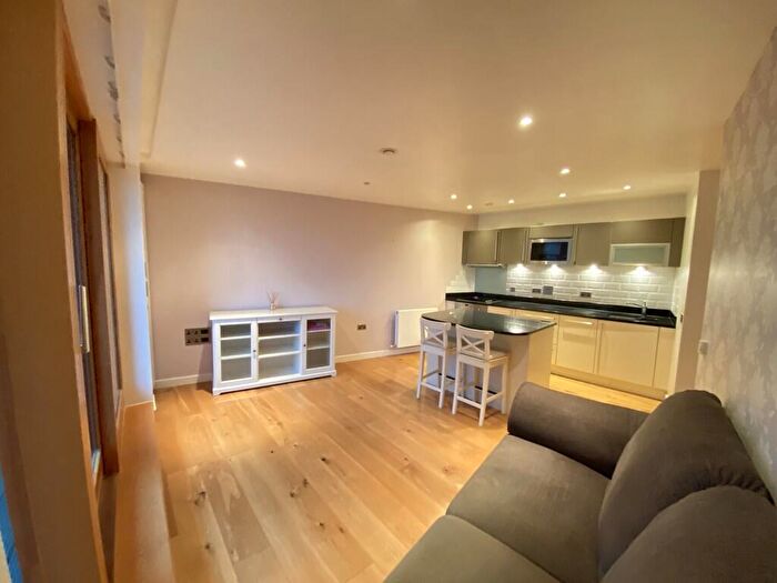 1 Bedroom Apartment To Rent In Candle House, Granary Wharf, Leeds City Centre, LS1